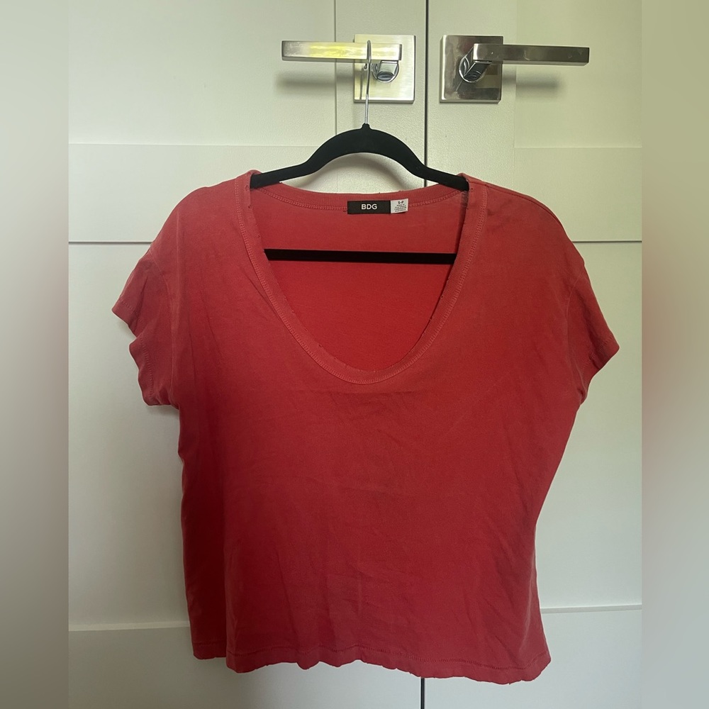 Low Neck Tee